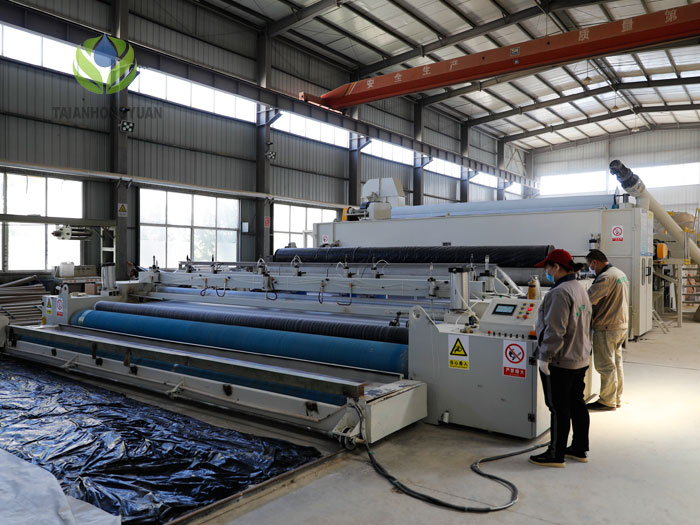 防水毯生產(chǎn)設(shè)備